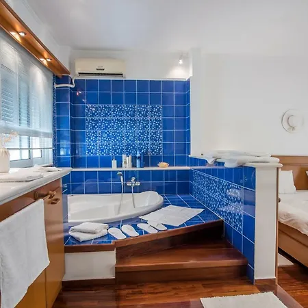 Unique House By The Sea פאטרה